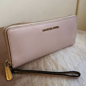Michael Kors Jet Set Continental Wallet Wristlet ZipAround Pink Saffiano Leather